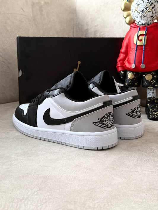 Nike Air Jordan | Black Smoke